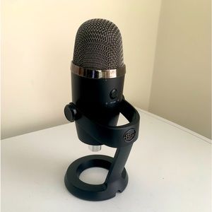 Blue Yeti Microphone Premium Wired
